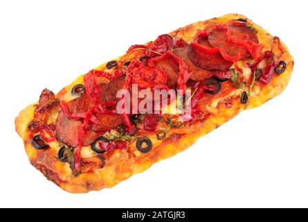 Pizza aus Pfefferoni im Napoli-Stil, isoliert auf weißem Hintergrund Stockfoto