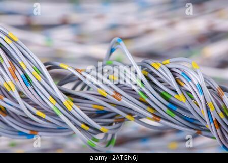 Nahaufnahme des elektrischen Computerkabels Stockfoto