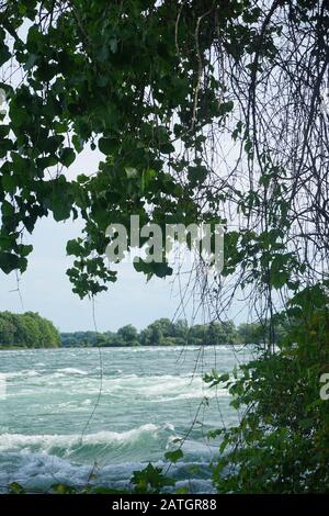 Rapids Park La Soule-Lachine, Blick auf die Fleuve Saint-Laurent, den Sankt-Lorenz-Strom, die Stadt Montréal, Provinz Quebec, Kanada Stockfoto