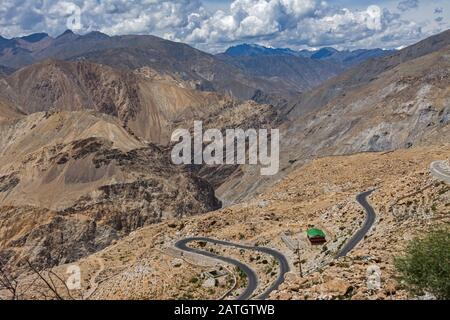 Spiti Talblick vom Dorf Nako (3625 m), Himachal Pradesh, Indien. Stockfoto