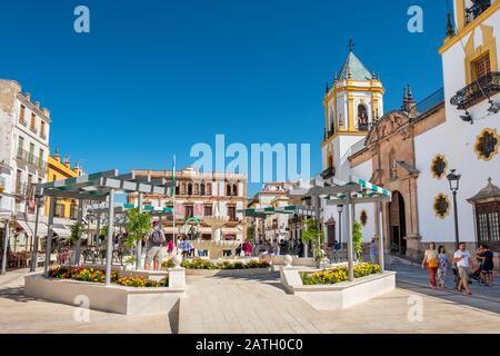 Nuestra Senora churh auf dem Plaza del Socorro in Ronda. Andalusien, Spanien Stockfoto
