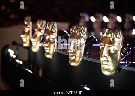Prinz William und Catherine Duchess of Cambridge nehmen an Den British Academy Film Awards in der Royal Albert Hall, Kensington, London, Großbritannien Teil Stockfoto