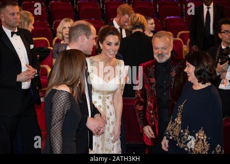 Prinz William und Catherine Duchess of Cambridge nehmen an Den British Academy Film Awards in der Royal Albert Hall, Kensington, London, Großbritannien Teil Stockfoto