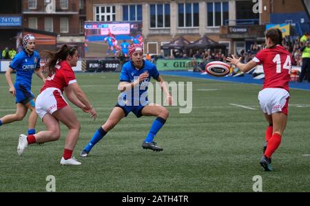 Jasmine Joyce (14) in Aktion während des Six Nations Rugby der Frauen im Cardiff Arms Park Cardiff United Kingdom am 02. Februar 2020 Graham/GlennSpor Stockfoto