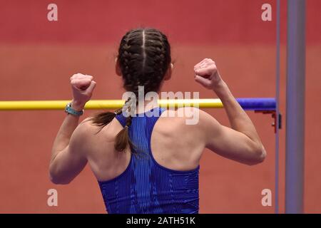 Trinec, Tschechien. Februar 2020. Der ukrainische Athlet Yuliya Chumachenko tritt beim Hallen-Sporttreffen der Beskydy's Bar im Hochsprung am 2. Februar 2019 in Trinec, Tschechien, an. Kredit: CTK/Alamy Live News Stockfoto