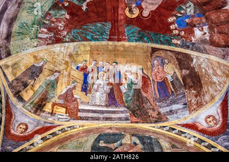 Fresken im Stil der Heiligen Mutter Gottes Kirche im Kloster Troyan (Troyanski) in der Nähe von Oreshak, Bulgarien Stockfoto