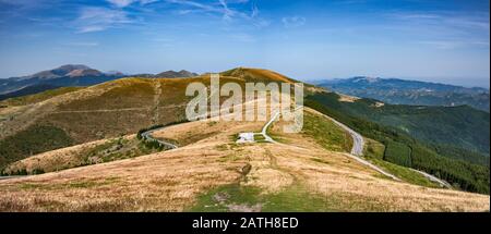 Blick vom Trojan Pass, Trojan Mountains (Troyanska Planina), Central Balkan National Park, Balkan Mountains (Stara Planina), in der Nähe von Troyan, Bulgarien Stockfoto