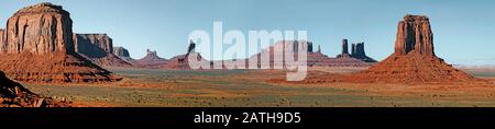 Panoramaaussicht vom Künstlerpunkt Monument Valley, Arizona USA, Stockfoto