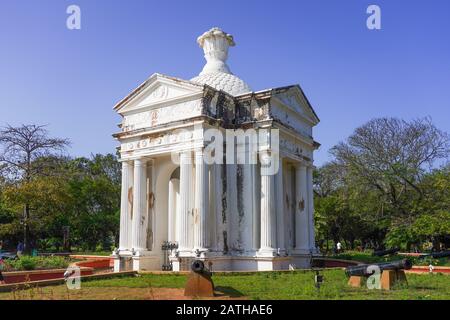 Das französische Aayi-Mandapam-Denkmal in einem Park in Pondicherry. Aus einer Reihe von Reisefotos in Südindien. Fotodatum: Mittwoch, 8. Januar 2020. Pho Stockfoto