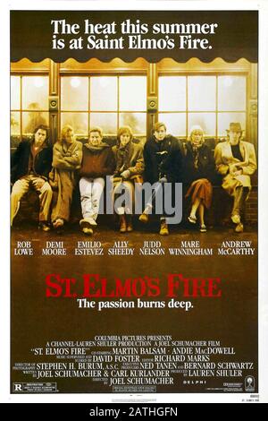 ST Elmos Fire St. Elmo's Fire Year: 1985 USA Director: Joel Schumacher Demi Moore, Rob Lowe, Emilio Estevez, Judd Nelson, Ally Sheedy, Stute Winningham &Andrew McCarthy Poster (USA) Stockfoto