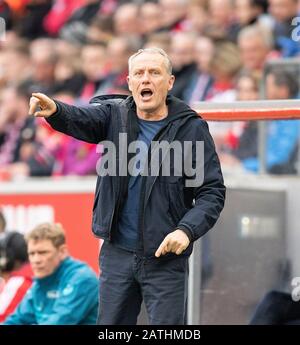 Köln, Deutschland. Februar 2020. Trainer Christian STREICH (FR) Geste, Geste Fußball 1.Bundesliga, 20.Spieltag, FC Köln (K) - SC Freiburg (FR), am 02.02.2020 in Köln/Deutschland. Weltweite Nutzung Credit: Dpa Picture Alliance / Alamy Live News Stockfoto