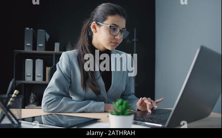 Frauen im Büro Stockfoto