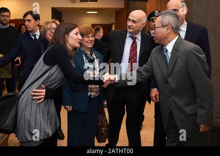 Latium, Italien. Februar 2020. Francesca Colavita, Maria Rosaria Capobianchi, Giuseppe Ippolito und Li Junhua während des Treffens in der Region Latium (Luigi Mistrulli/Fotogramma, Rom - 2020-02-03) p.s. la foto e' utizzabile nel rispetto del contesto in cui e stata scattata, e senza Intento diffamatorio del prasentate: Independent Photo Agency Srl/Alamy Live News Stockfoto