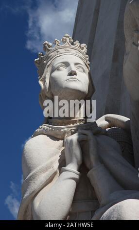 Leiter der Statue der Königin Filipa De Lencastre, Mutter des Prinzen Henry auf dem Padrao dos Descobrimentos, oder Denkmal der Entdeckungen, in Belem, Lissabon Stockfoto