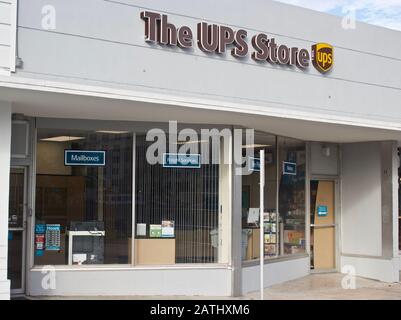 Miami Springs Florida August 17.2019 - Der UPS Store, Inc. Ist der weltweit größte Franchisenehmer für den Versand, die Post, den Druck und den Geschäftsdienst. Stockfoto