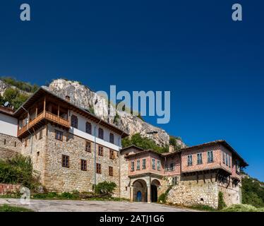 Kloster Preobrazhenski (Kloster der Verklärung) in der Dervent-Schlucht des Flusses Yantra, in der Nähe von Veliko Tarnovo, Bulgarien Stockfoto