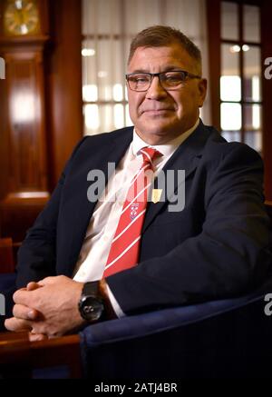 New England Cheftrainer Shaun Wane posiert für ein Foto im University of Bolton Stadium. Stockfoto