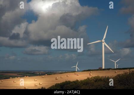 Windparks in Feldern in England Stockfoto