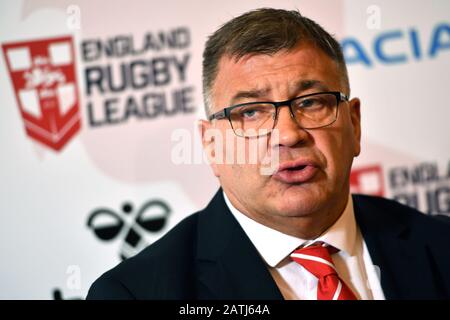 New England Cheftrainer Shaun Wane während der Pressekonferenz im University of Bolton Stadium. Stockfoto