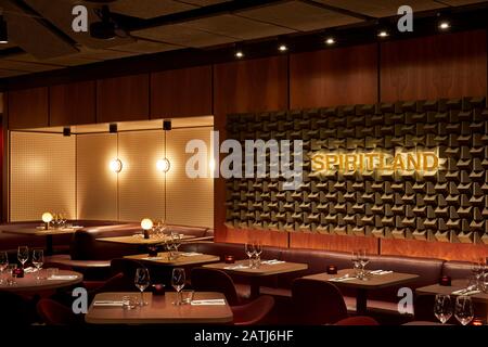 Sitzgelegenheiten im Restaurant. Spiritland Royal Festival Hall, London, Großbritannien. Architekt: N/a, 2019. Stockfoto