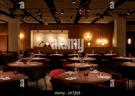 Sitzgelegenheiten im Restaurant. Spiritland Royal Festival Hall, London, Großbritannien. Architekt: N/a, 2019. Stockfoto