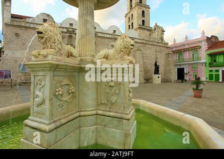 Kuba, Havanna, Plaza de San Francisco de Asis, Fuente de los Leones, Stockfoto