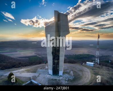 Drohnenblick auf das 1987 erbaute Denkmal der bulgarisch-sowjetischen Freundschaft Stockfoto