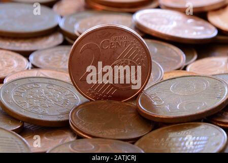 Medienberichten zufolge plant die neue EU-Kommission, alle 1-, 2- und 5-Cent-Münzen abzuschaffen. Stockfoto