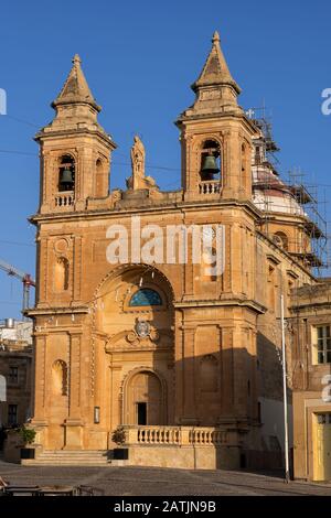 Pfarrkirche Unserer Lieben Frau von Pompei in Marsaxlokk, Malta, Architektur im Stil des Barock, gegründet im Jahr 1890. Stockfoto