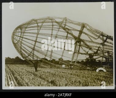 Beschreibung: Der Zepelin RAID 23./24. September. The Bow Annotation: Der Überfall von Zepelin am 23./24. September 1916. Das Datum des Bogens: September 1916 Schlüsselwörter: WWI, Razzien, Luftschiffe, Zerstörung Stockfoto