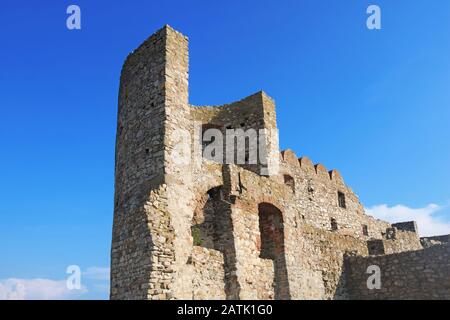 Ruinen der Burg Devin in der Nähe der Stadt Bratislava, Slowakei. Die Burg Dev n ist eine der ältesten Burgen der Slowakei Stockfoto