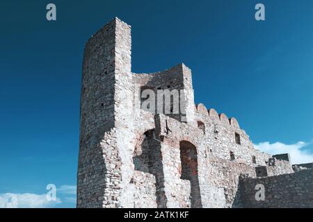 Ruinen der Burg Devin in der Nähe der Stadt Bratislava, Slowakei. Die Burg Dev n ist eine der ältesten Burgen der Slowakei Stockfoto