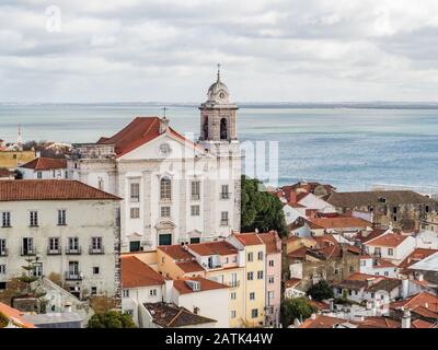 Kirche Santo Estevao in Alfama in Lissabon - Portugal Stockfoto