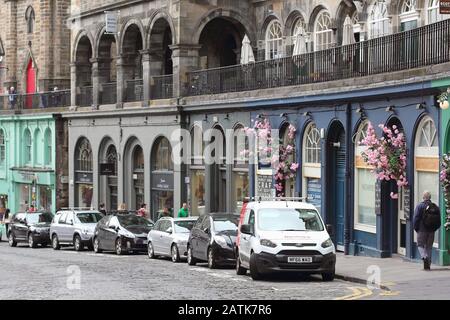 Die berühmte Victoria Street in der Altstadt von Edinburgh Stockfoto