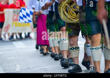 Deutsche Amerikaner werden an der 5th Avenue spazieren gehen, um die jährliche Deutsche Tag Parade am 21. September 2019 zu feiern. Stockfoto