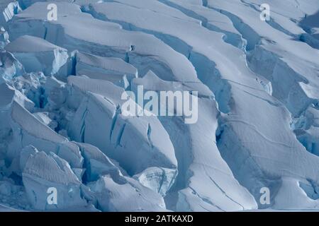 Massiver Gletscher am Neko Harbour, einem schönen Zufluss der Antarktischen Halbinsel Stockfoto