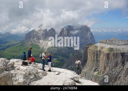 Blick rund um den Pordoi Pass Italien Stockfoto