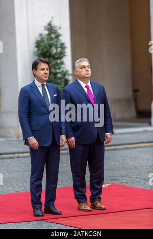 Rom, Italien. Februar 2020. Der ungarische Premierminister Victor Orban hat sich mit dem italienischen Amtskollegen Giuseppe Conte Credit treffen: Stephen Bisgrove/Alamy Live News Stockfoto