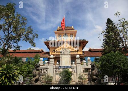 Uhrturm, Innenhof, Binh Tay Market, Cholon, Chinatown, Ho-Chi-Minh-Stadt, Saigon, Vietnam, Südost-Asien, Asien Stockfoto