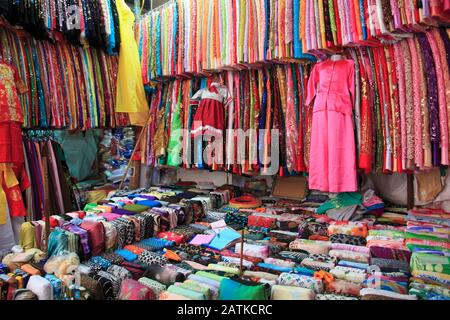 Textilien, Binh Tay Market, Cholon, Chinatown, Ho-Chi-Minh-Stadt, Saigon, Vietnam, Südost-Asien, Asien Stockfoto