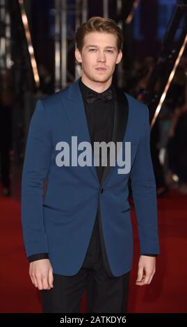 Foto Muss Gutgeschrieben werden ©Alpha Press 079965 02.02.2020 Joe Alwyn bei den EE BAFTA British Academy Film Awards 2020 In Der Royal Albert Hall In London Stockfoto