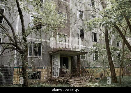 Verlassene Hochhäuser in der Sperrzone Pripyat in Tschernobyl Ukraine Stockfoto