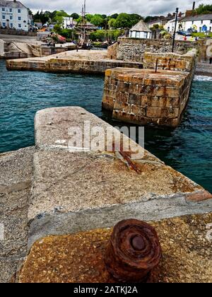 Charlestown oder Cornish Äquivalent Porth MEUR, was bedeutet, ‘große Bucht’ ist ein Mekka für den Tourismus als Dorf und Hafen an der Südküste von Cornwall, Stockfoto