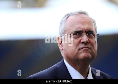 Lazio-Vorsitzender Claudio Lotito vor dem italienischen Champions-Serie-A-Fußballspiel zwischen SS Lazio und Spal 2013 am 02. Februar 2020 im Stadio Olimpico in Rom, Italien - Foto Federico Proietti/ESPA-Images Stockfoto