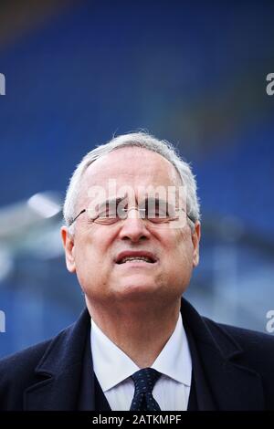 Lazio-Vorsitzender Claudio Lotito vor dem italienischen Champions-Serie-A-Fußballspiel zwischen SS Lazio und Spal 2013 am 02. Februar 2020 im Stadio Olimpico in Rom, Italien - Foto Federico Proietti/ESPA-Images Stockfoto