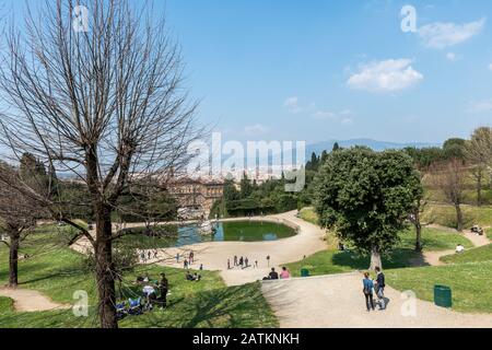 Florenz, ITALIEN - 26. MÄRZ 2016: Horizontales Bild von erstaunlicher Aussicht von der Spitze Der Boboli-Gärten in Florenz, Italien Stockfoto