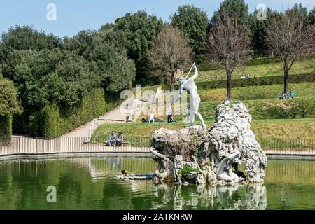 Florenz, ITALIEN - 26. MÄRZ 2016: Horizontales Bild des Neptunnenbrunnens in Den Boboli-Gärten in Florenz, Italien Stockfoto