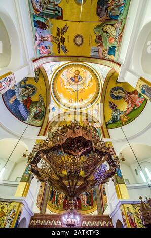 Korce, Albanien - 07. August 2014. Das Innere der Auferstehung der orthodoxen Christ-Kathedrale ist die wichtigste albanisch-orthodoxe Kirche in Korce Stockfoto