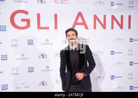 Roma, Italien. Februar 2020. Pierfrancesco Favino Red Carpet für die Premiere des italienischen Films "Gli Anni Più Belli" im Auditorium della Conciliazione in Rom (Foto von Matteo Nardone/Pacific Press) Credit: Pacific Press Agency/Alamy Live News Stockfoto