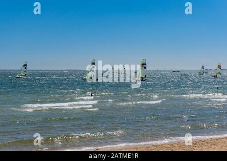 Melbourne, Australien - 7. Dezember 2016: Regata Segelkomperion am St Kilda Beach in Melbourne, Australien Stockfoto